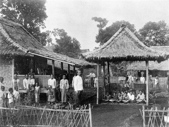 Asal-usul Tradisi Keilmuan di Pesantren