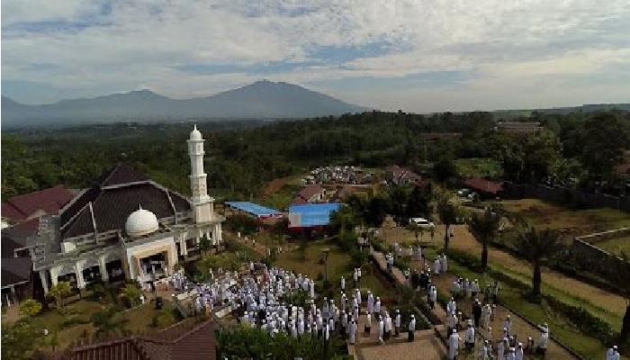 Program dan Kebijakan Pembangunan Berorientasi Budaya: Kasus Pesantren di Indonesia