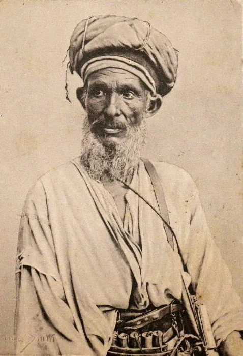 Tuhan dan BajuNya