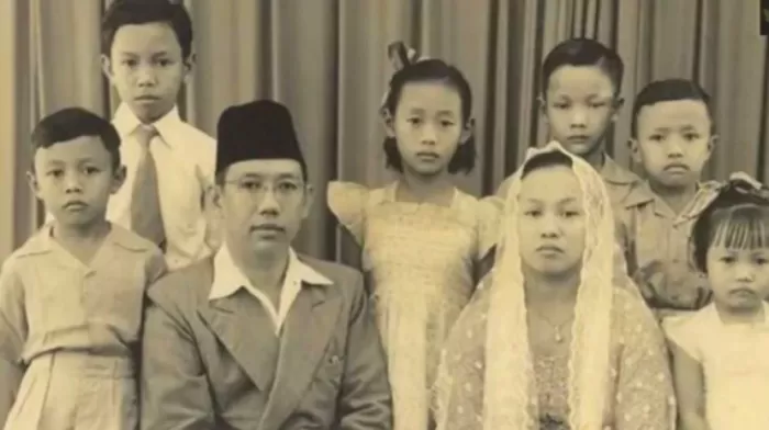 Seribu Jilid Makna Jejak Ibu (Kenangan Untuk Ibu)